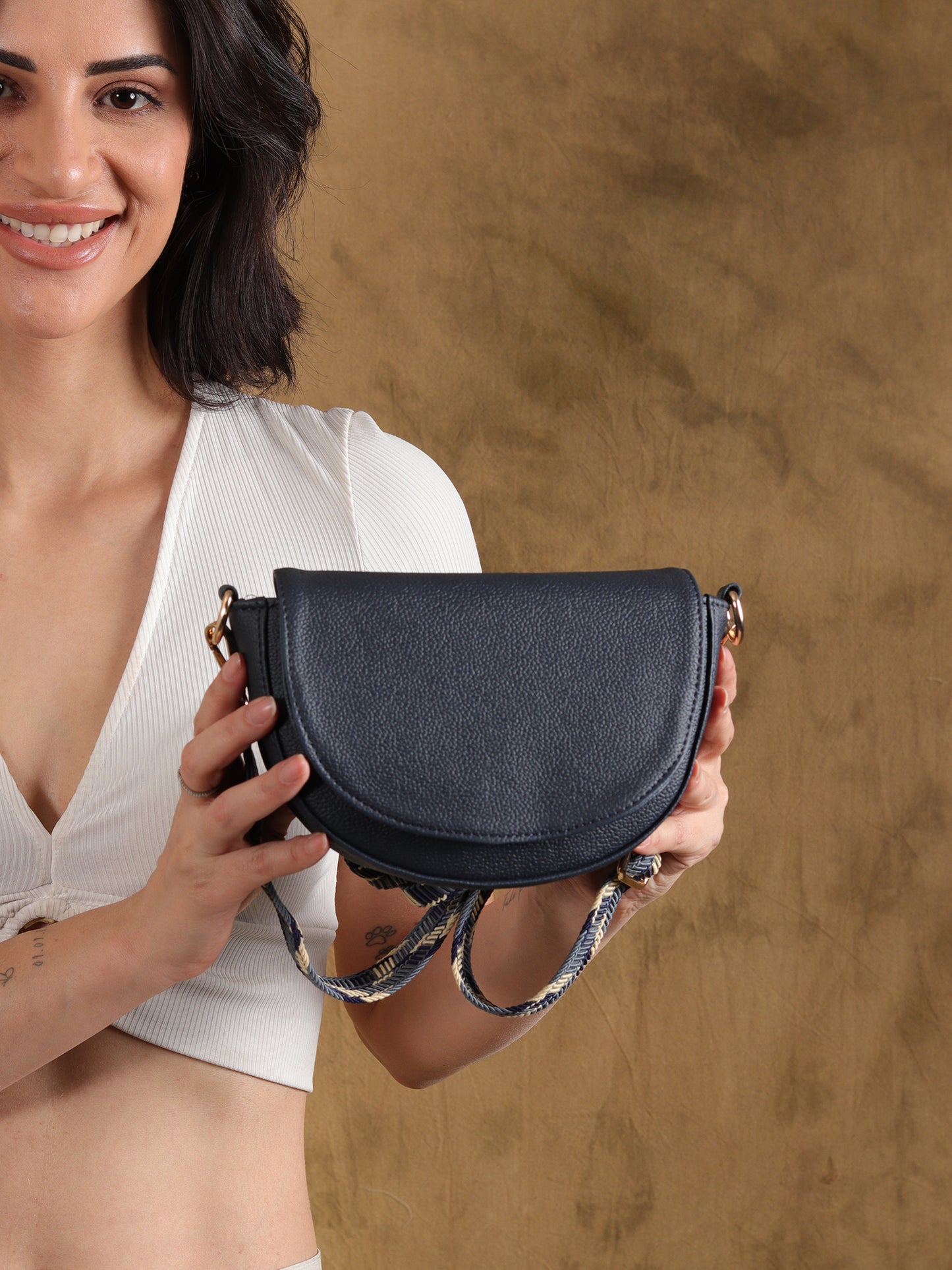 Elegant Crossbody Bag with Adjustable Strap